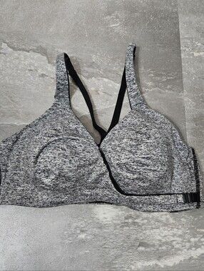 Victoria's Secret Sport wrap front bra VSX, women size 36B